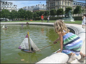 Petites bateaux in Paris parks